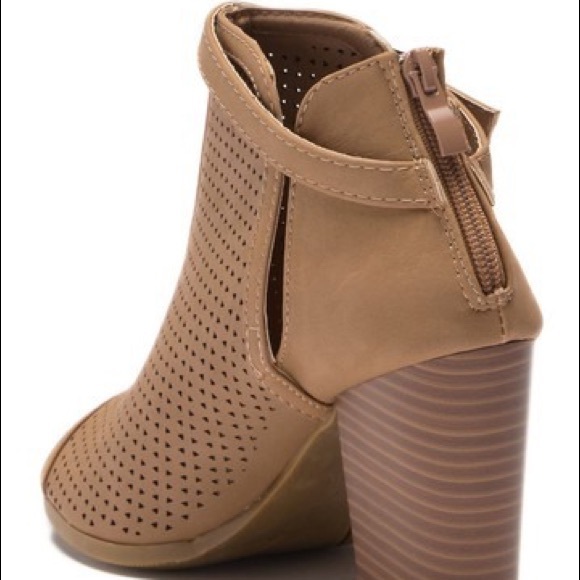 Top Moda Glenda Lasercut Peep Toe Bootie - Picture 2 of 7